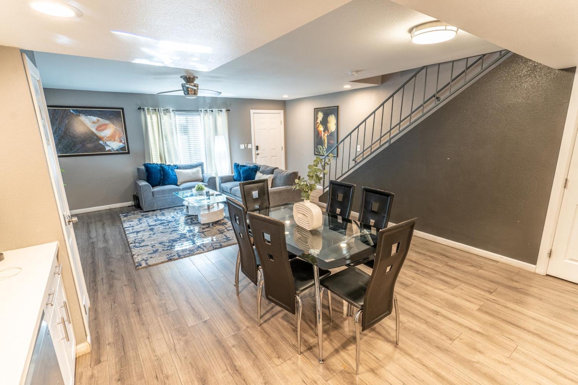 Spacious 2-Bedroom Townhouse With Pool & Private Patio In Central Las Vegas Buitenkant foto