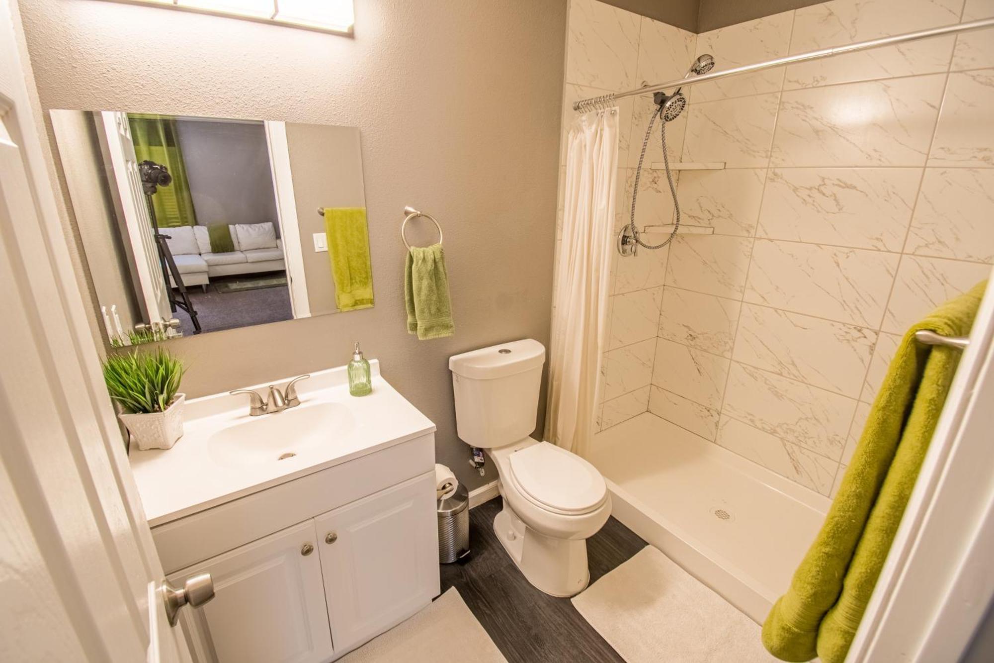 Spacious 2-Bedroom Townhouse With Pool & Private Patio In Central Las Vegas Buitenkant foto