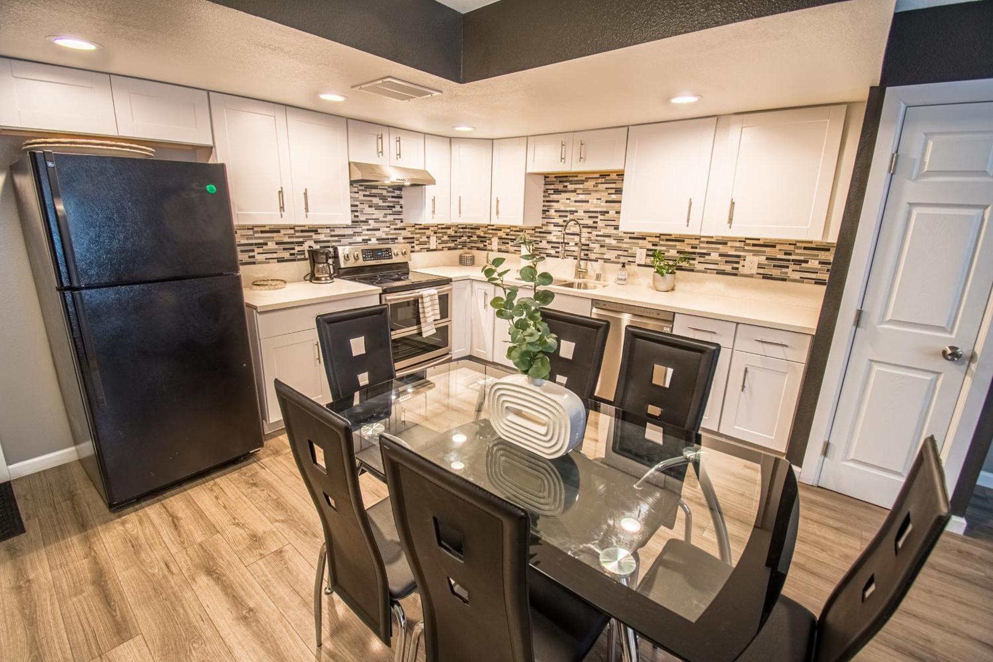 Spacious 2-Bedroom Townhouse With Pool & Private Patio In Central Las Vegas Buitenkant foto