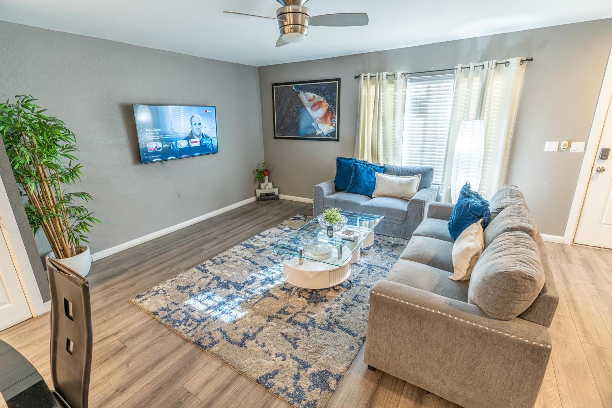 Spacious 2-Bedroom Townhouse With Pool & Private Patio In Central Las Vegas Buitenkant foto